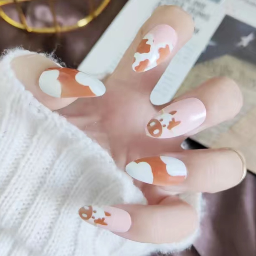 Milky Moo - Nail Junkie - full artificial nail set